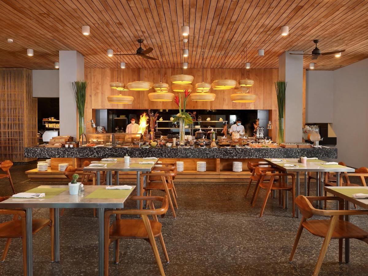 Maya Sanur Resort & Spa Εξωτερικό φωτογραφία The restaurant at the hotel