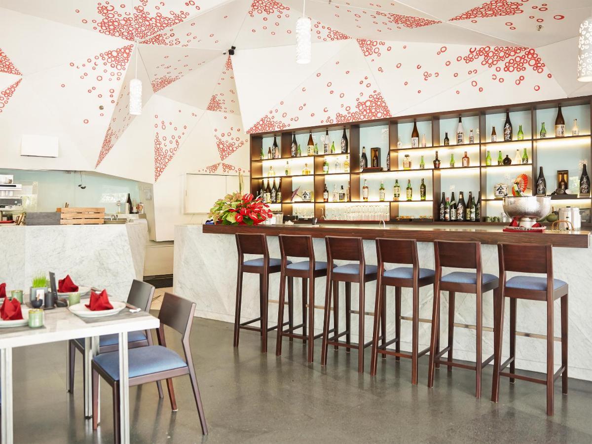 Maya Sanur Resort & Spa Εξωτερικό φωτογραφία Interior of a restaurant