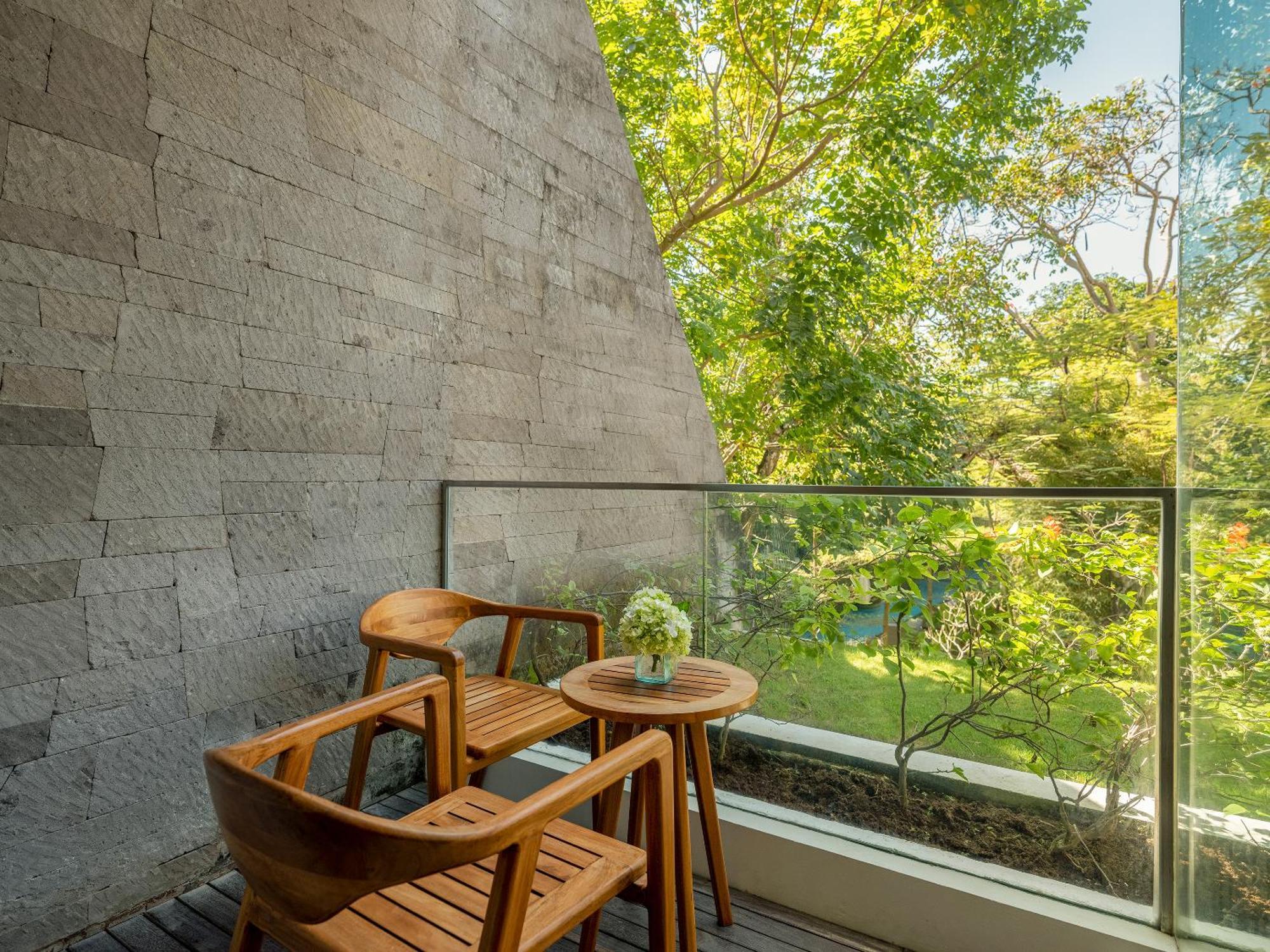 Maya Sanur Resort & Spa Εξωτερικό φωτογραφία A balcony at the hotel